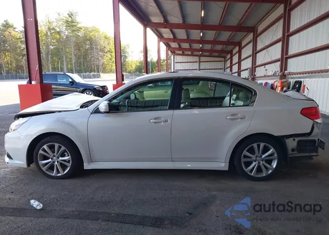 2013 Subaru Legacy 3.6R Limited из США, поврежденный, VIN 4S3BMDL65D2042601